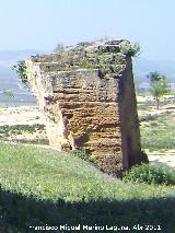 Necrpolis de la Cueva de la Va Sacra. Lateral