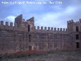 Castillo de Baos de la Encina. Muralla y torres desde el patio de armas