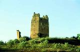 Castillo de Cardete. Foto antigua. El lienzo de muralla de la izquierda hoy ya no existe