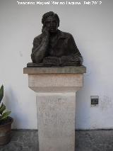 Monumento a Juan Pasquau. 