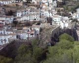 Castillo de la Yedra. Murallas almenadas del recinto medio