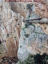 Caminito del Rey. Antiguo camino y el nuevo en los Gaitanes