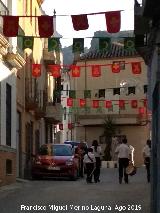 Fiestas de Moros y Cristianos. Calle engalanada