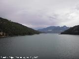 Pantano del Tranco. Al fondo Hornos