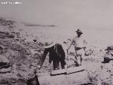 Baelo Claudia. Necrpolis. Tumba cubierta con tgolas y tejas a dos aguas. 1919