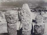 Baelo Claudia. Necrpolis. Betilos o muecos antropomorfos funerarios 1919
