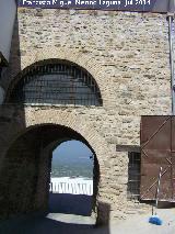 Puerta de la Virgen del Postigo. Intramuros