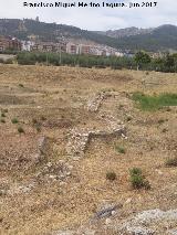 Marroques Bajos. Muralla con bastin circular