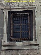 Catedral de Jan. Fachada gtica. Ventana renacentista