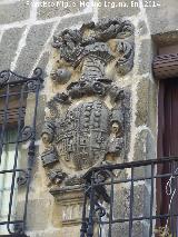 Casa de la Calle Sacramento n 51. Escudo izquierdo