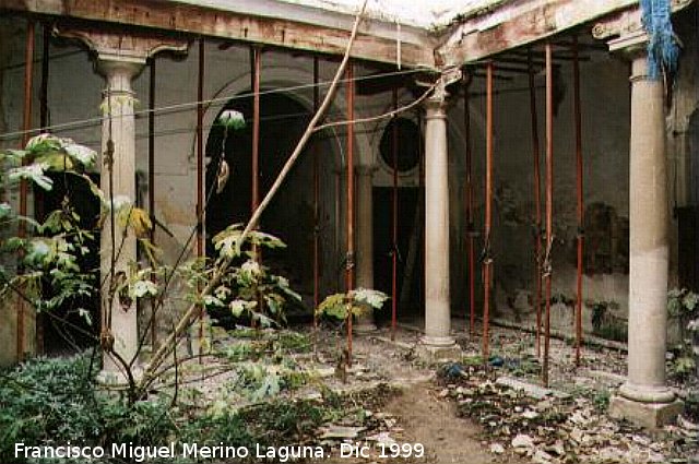 Palacio de Los Uribes - Palacio de Los Uribes. Patio y escalera