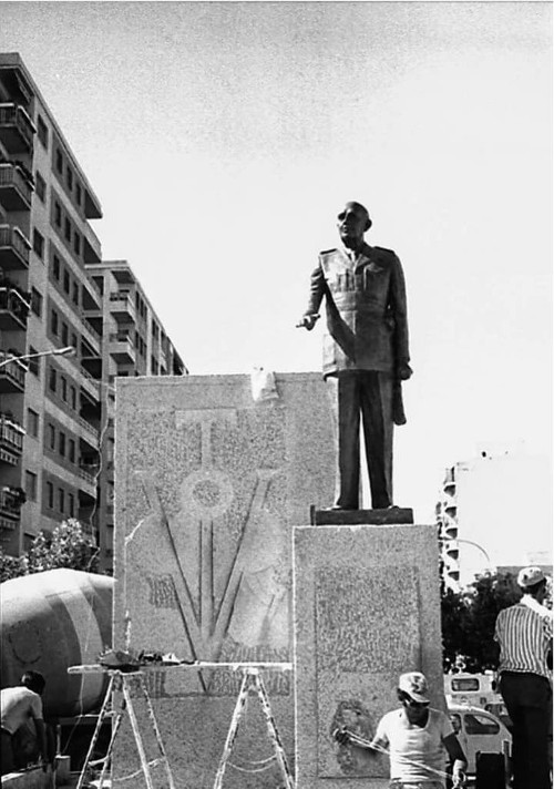 Paseo de la Estacin - Paseo de la Estacin. Foto antigua. Estatua de Franco que haba en la interseccin con Ruiz Jimmez
