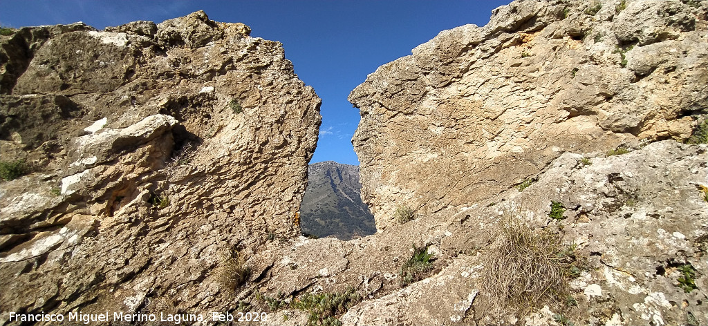 Pe�as de Castro - Pe�as de Castro. Ventana en la cumbre sur