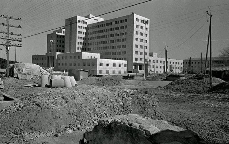 Hospital Princesa Sofa - Hospital Princesa Sofa. Construccin del Hospital Princesa de Espaa, Febrero de1973. Foto IEG. Del fotografo Jos Ortega Snchez