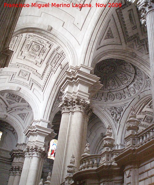 Catedral de Jan. Columnas - Catedral de Jan. Columnas. 