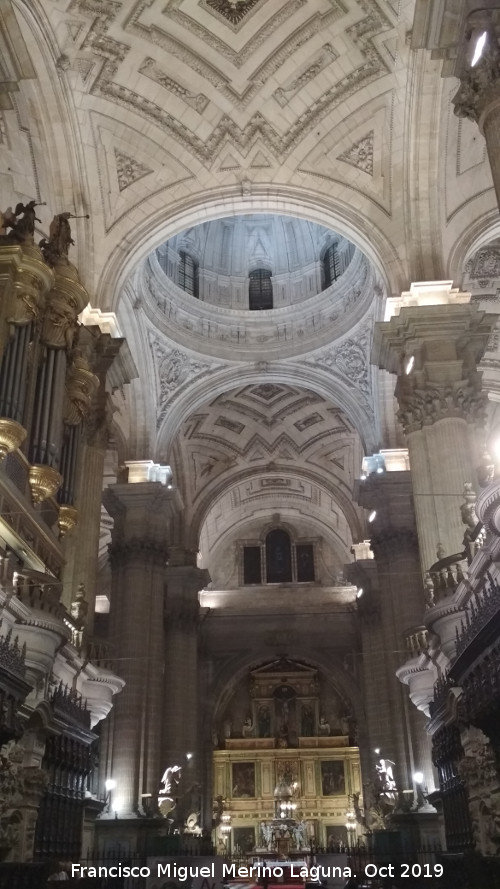 Catedral de Jan. Nave Central - Catedral de Jan. Nave Central. 