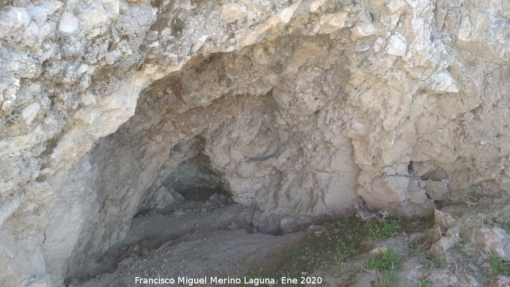 Cerro de la Gineta - Cerro de la Gineta. Abrigo rocoso