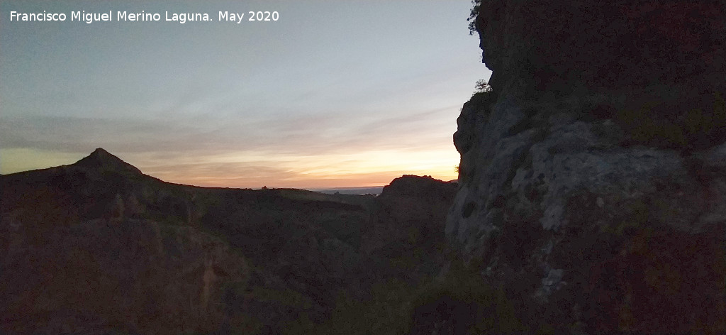 Camino de la Canalizaci�n de Los Villares - Camino de la Canalizaci�n de Los Villares. Amaneciendo