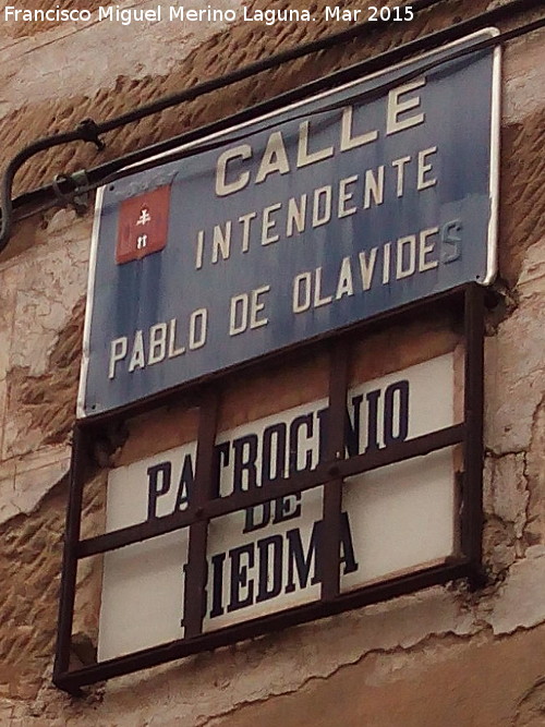 Calle Intendente Pablo de Olavide - Calle Intendente Pablo de Olavide. Placas