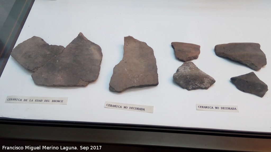 Cueva de los Murcilagos - Cueva de los Murcilagos. Cermica de la Edad del Bronce. Museo Histrico de Zuheros