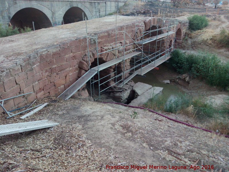 Puente romano de Villa del Ro - Puente romano de Villa del Ro. 