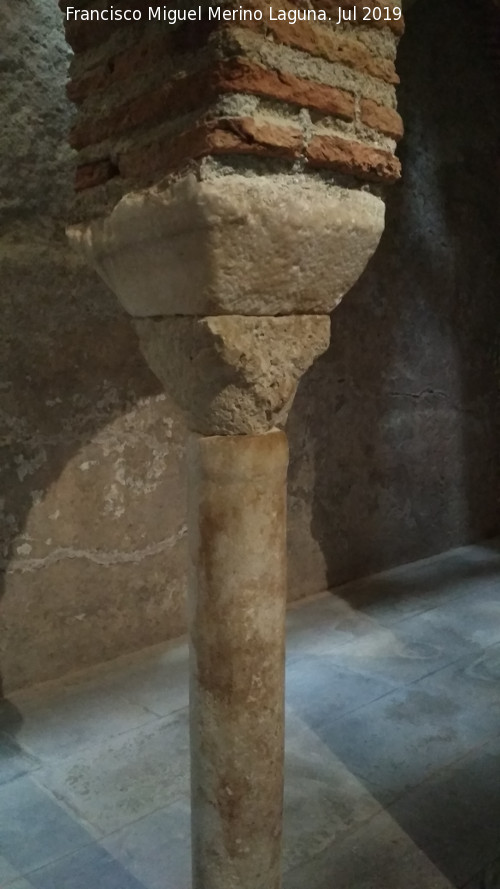 Baos rabes de la Marzuela - Baos rabes de la Marzuela. Columna de la sala templada