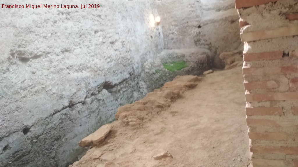 Baos rabes de la Marzuela - Baos rabes de la Marzuela. Acequia de la leera