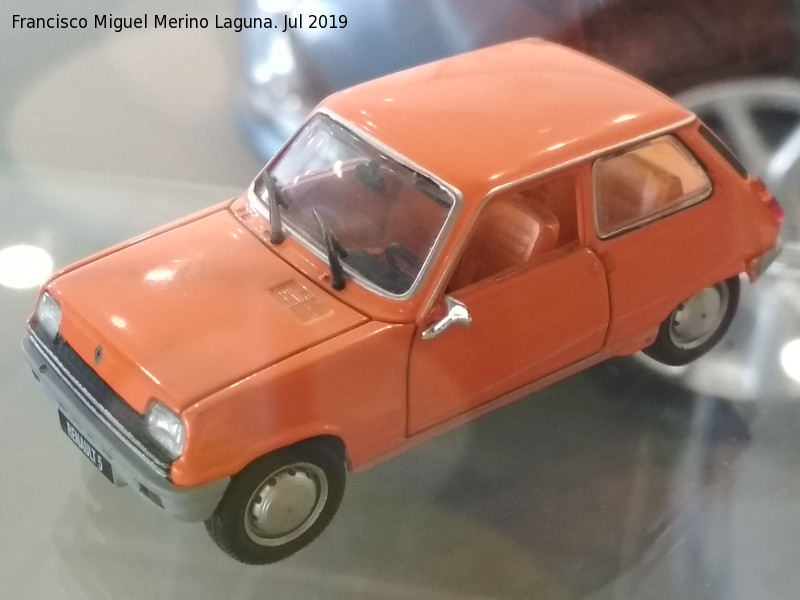 SEAT 127 - SEAT 127. Miniatura en tienda de Jan