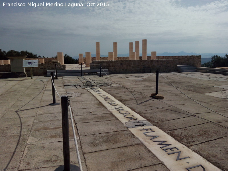 Torreparedones. Foro - Torreparedones. Foro. Inscripcin del foro y al fondo la Baslica