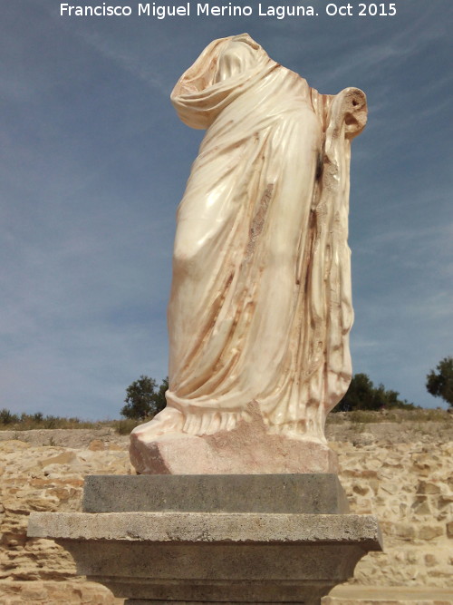 Torreparedones. Foro - Torreparedones. Foro. Estatua de Livia