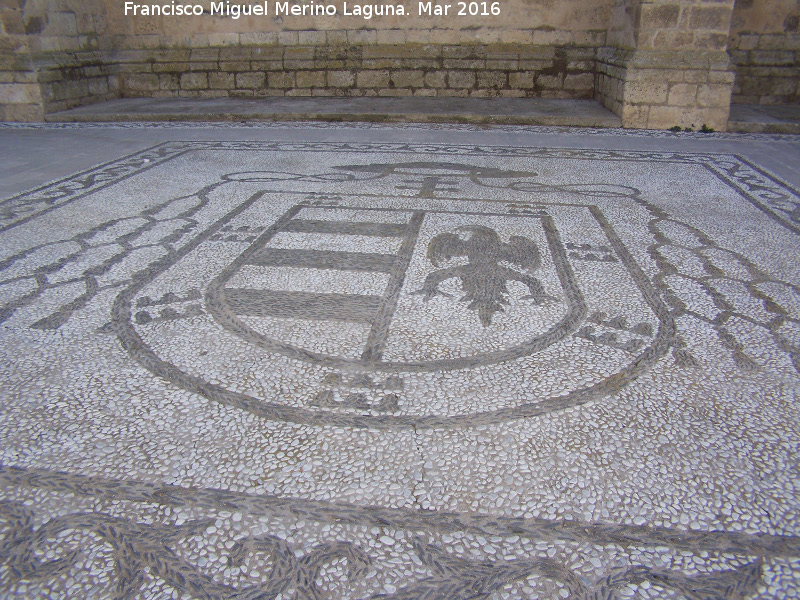 Colegiata de Santa Mara la Mayor - Colegiata de Santa Mara la Mayor. Mosaico de escudo