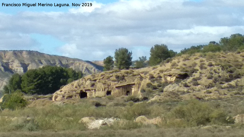 Ermita de San Torcuato - Ermita de San Torcuato. Casas cueva por el entorno