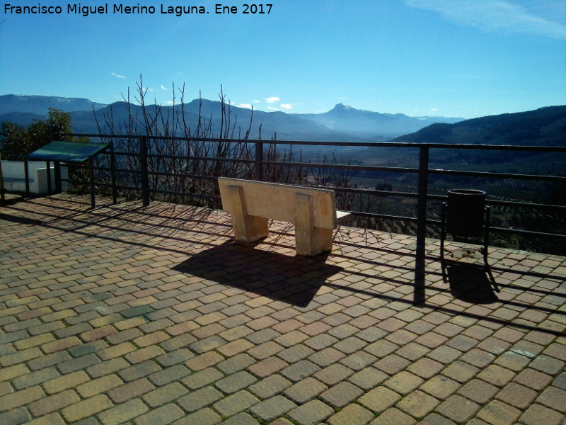 Mirador de Fuente Larga - Mirador de Fuente Larga. Con el Yelmo al fondo