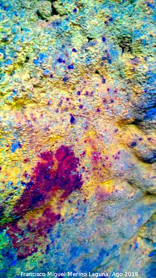 Pinturas rupestres y petroglifos Cueva del Clarillo - Pinturas rupestres y petroglifos Cueva del Clarillo. Tratada con Dstretch