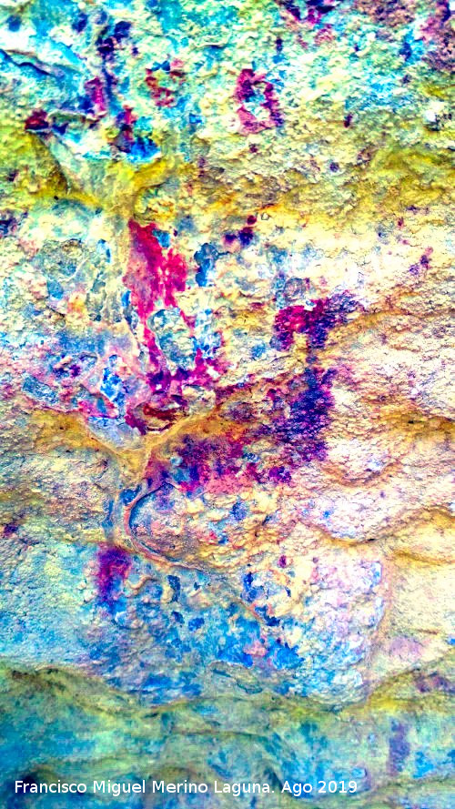 Pinturas rupestres y petroglifos Cueva del Clarillo - Pinturas rupestres y petroglifos Cueva del Clarillo. Tratada con Dstretch