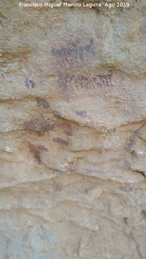 Pinturas rupestres y petroglifos Cueva del Clarillo - Pinturas rupestres y petroglifos Cueva del Clarillo. Pectiniformes, digitaciones y barras