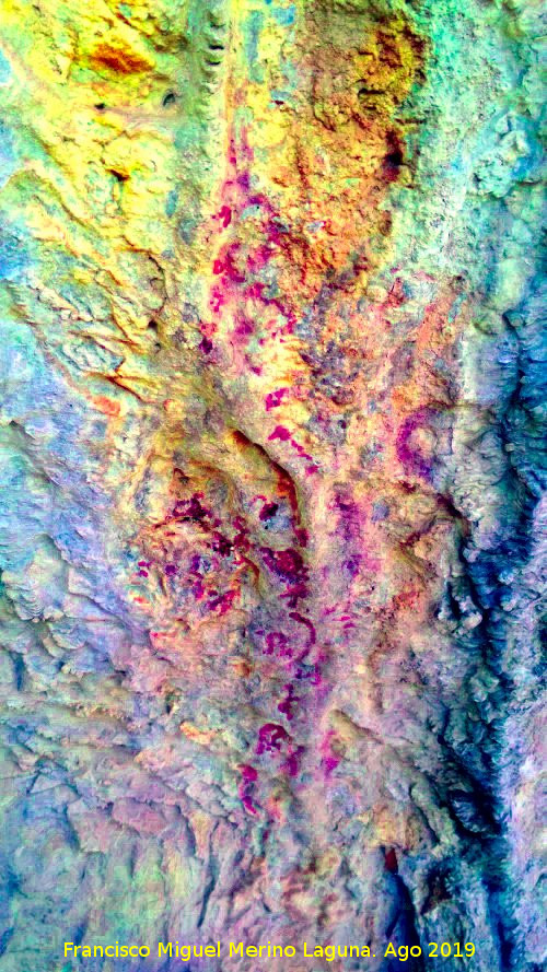 Pinturas rupestres y petroglifos Cueva del Clarillo - Pinturas rupestres y petroglifos Cueva del Clarillo. Tratada con Dstretch