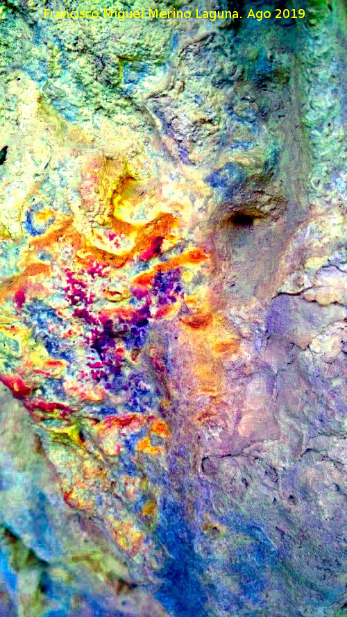 Pinturas rupestres y petroglifos Cueva del Clarillo - Pinturas rupestres y petroglifos Cueva del Clarillo. Tratada con Dstretch