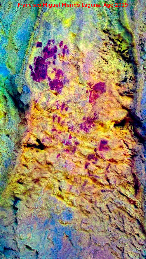 Pinturas rupestres y petroglifos Cueva del Clarillo - Pinturas rupestres y petroglifos Cueva del Clarillo. Tratada con Dstretch