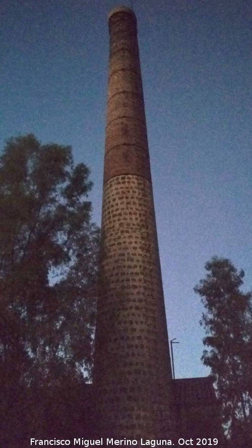 Chimenea de la Cruz - Chimenea de la Cruz. De noche