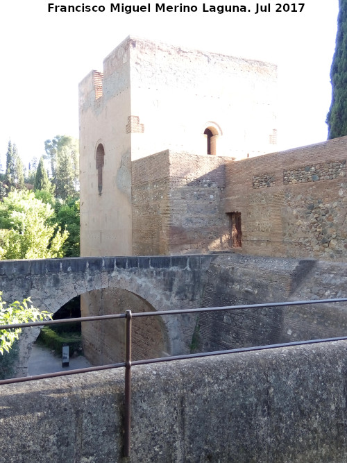 Alhambra. Torre del Agua - Alhambra. Torre del Agua. Extramuros