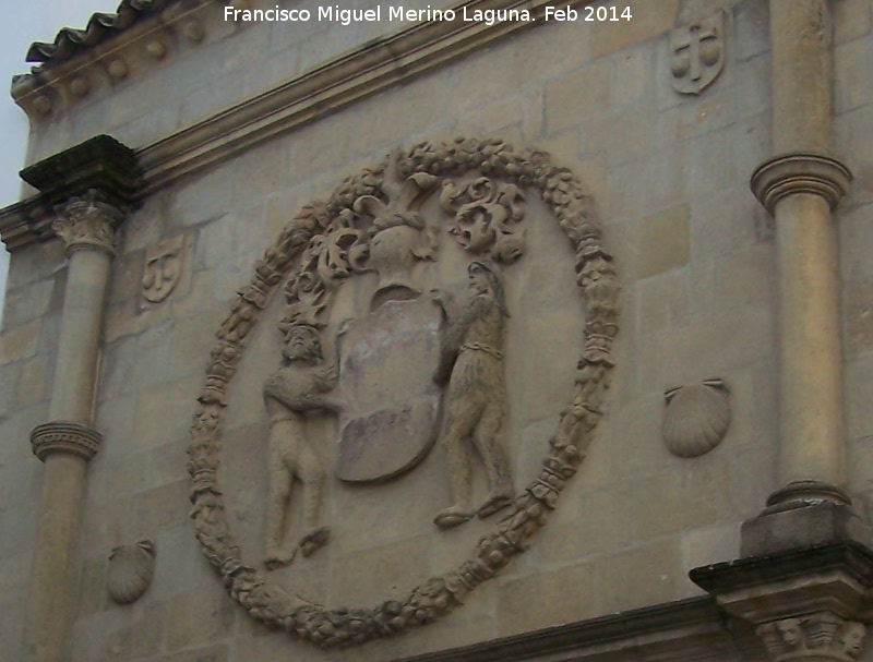 Portada del Palacio del Caballerizo Ortega - Portada del Palacio del Caballerizo Ortega. Escudo