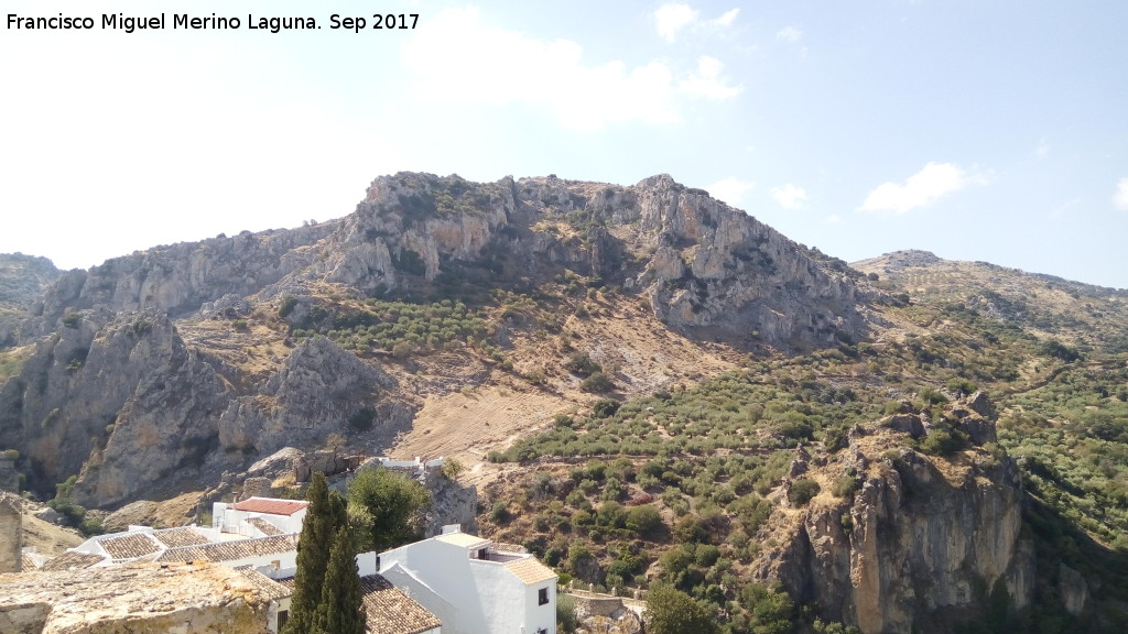 Cerro del Zumacal - Cerro del Zumacal. Paredes rocosas que dan a la campia