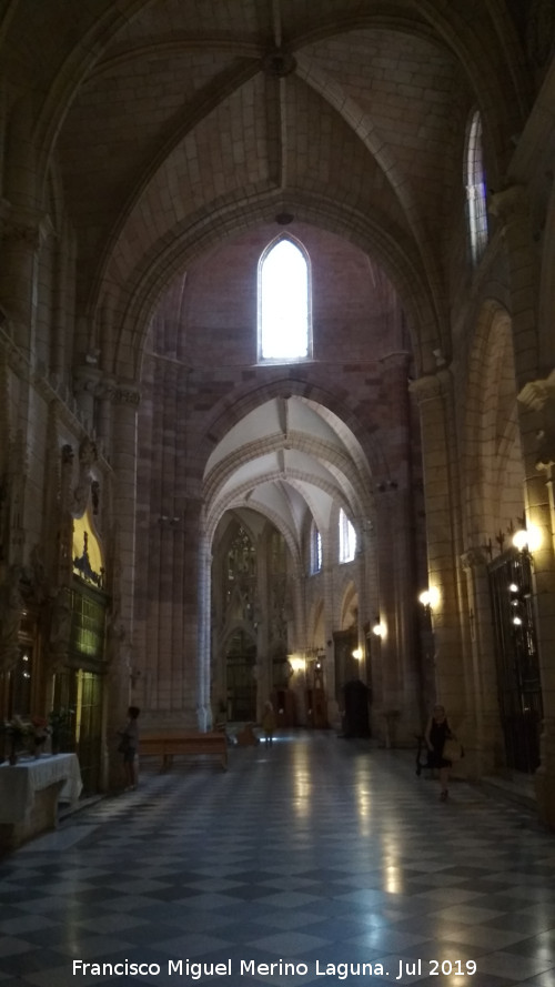 Catedral de Santa Mara - Catedral de Santa Mara. Lado de la Epstola