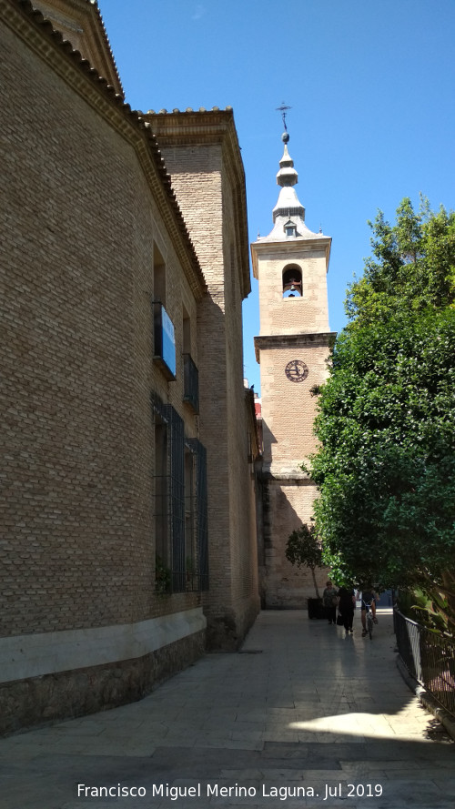 Iglesia de San Nicols - Iglesia de San Nicols. Lateral y campanario