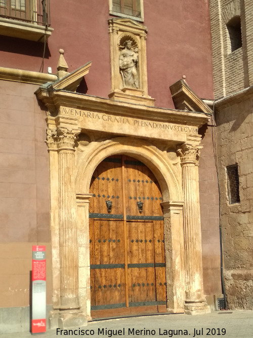 Iglesia de Santo Domingo - Iglesia de Santo Domingo. Portada a la Plaza de Santo Domingo