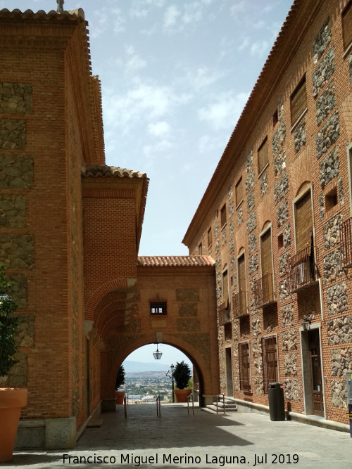 Santuario de la Fuensanta - Santuario de la Fuensanta. Pasaje que une la iglesia con el convento