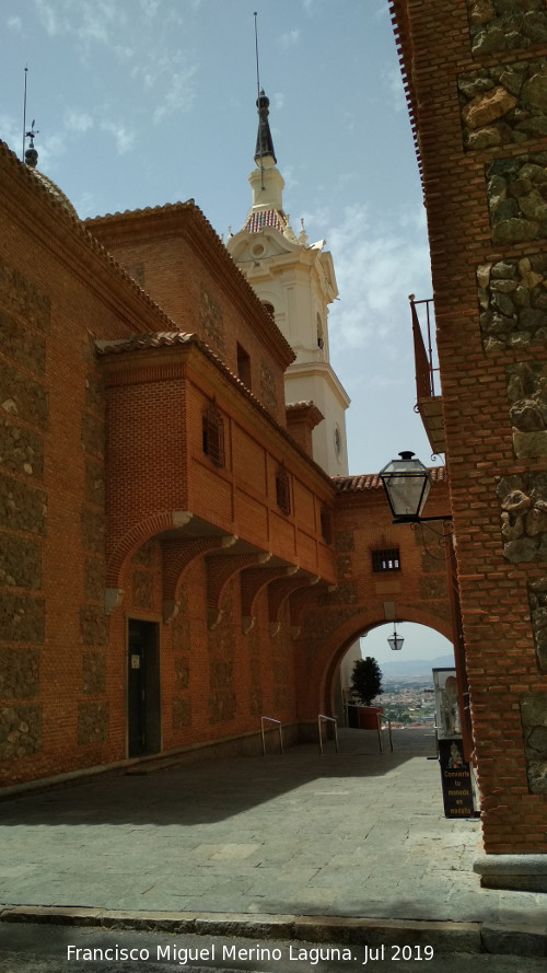 Santuario de la Fuensanta - Santuario de la Fuensanta. Lateral de la iglesia