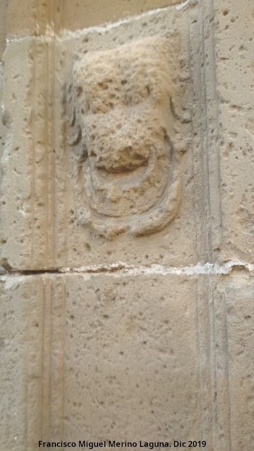 Iglesia de San Lorenzo - Iglesia de San Lorenzo. Le�n de la portada