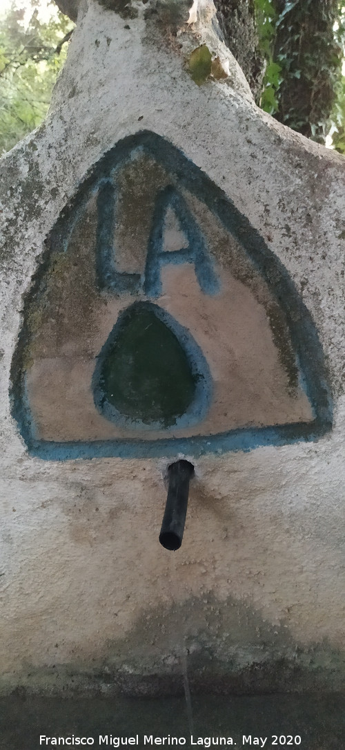 Fuente de la Bellota - Fuente de la Bellota. Hornacina con la bellota